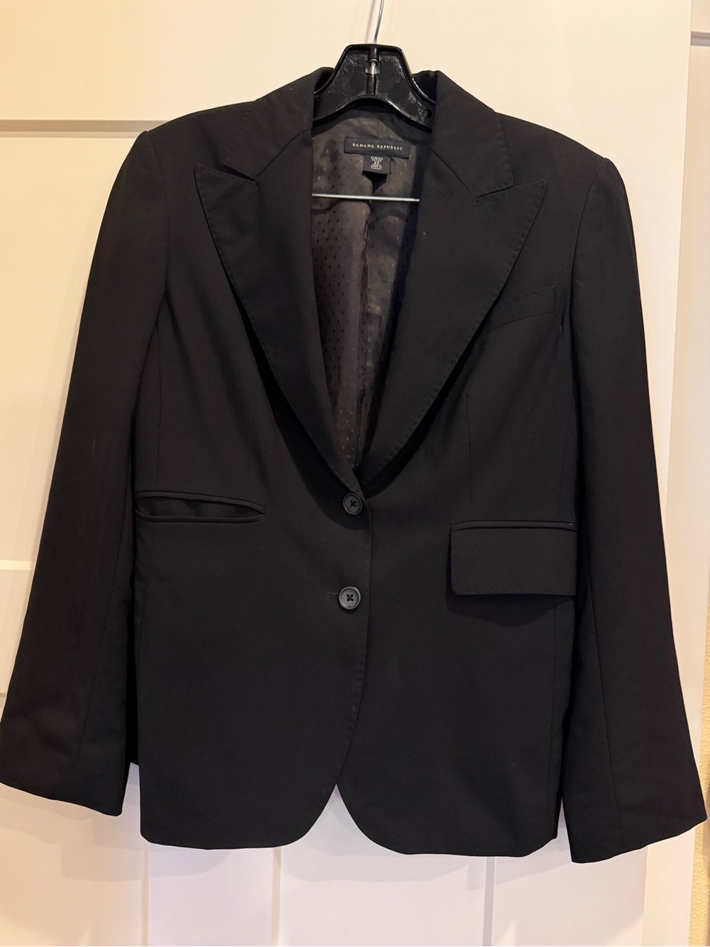 Banana Republic Black Stretch Wool Blazer 4P Petite 2 Button Career Workwear